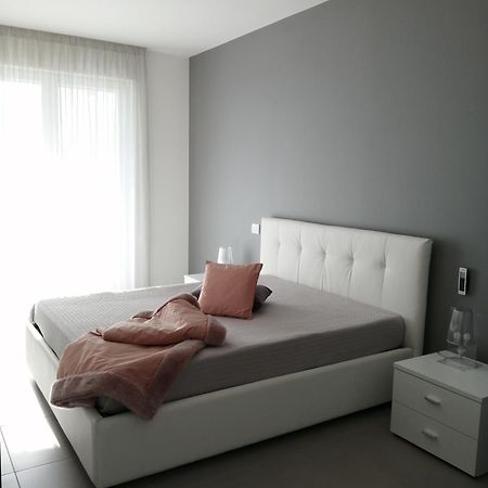 Sea View Apartment Монополи Екстериор снимка